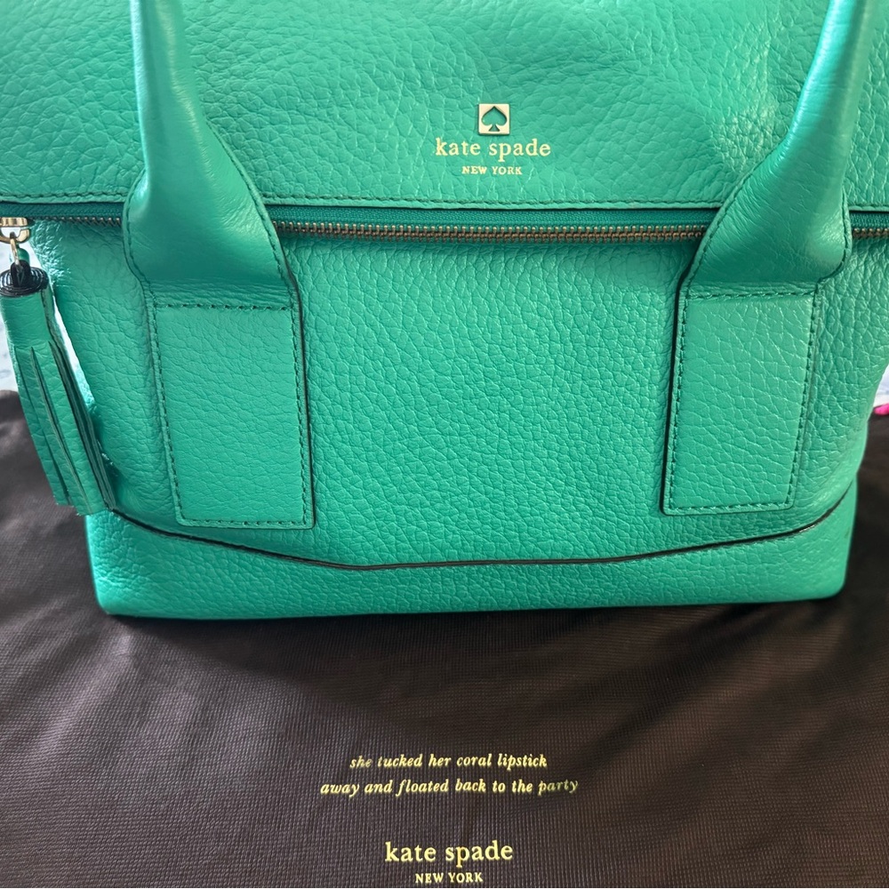 Green Kate Spade Handbag w/shoulder strap